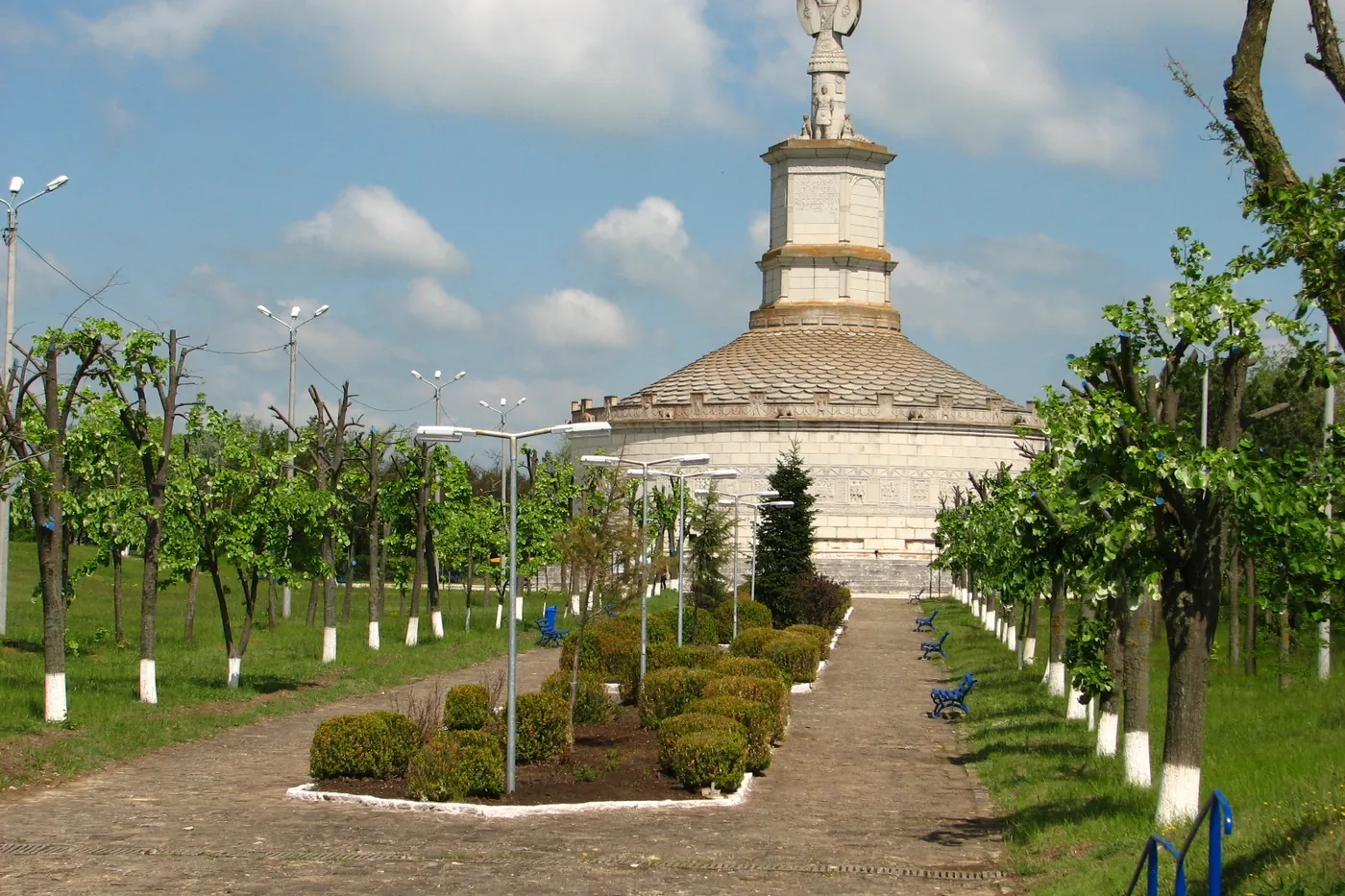 Trofeul văzut de pe alee