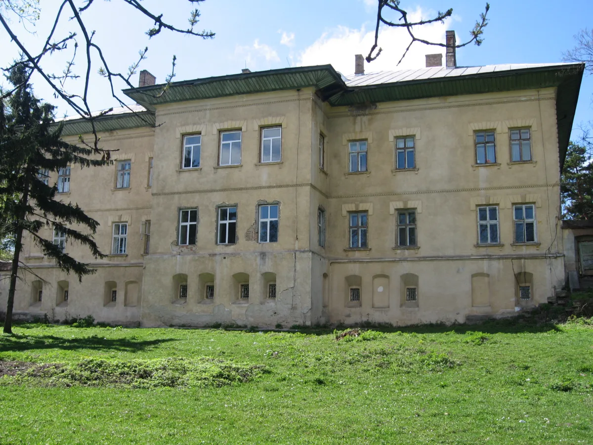 Fațada conacului Cantacuzino-Deleanu din Deleni