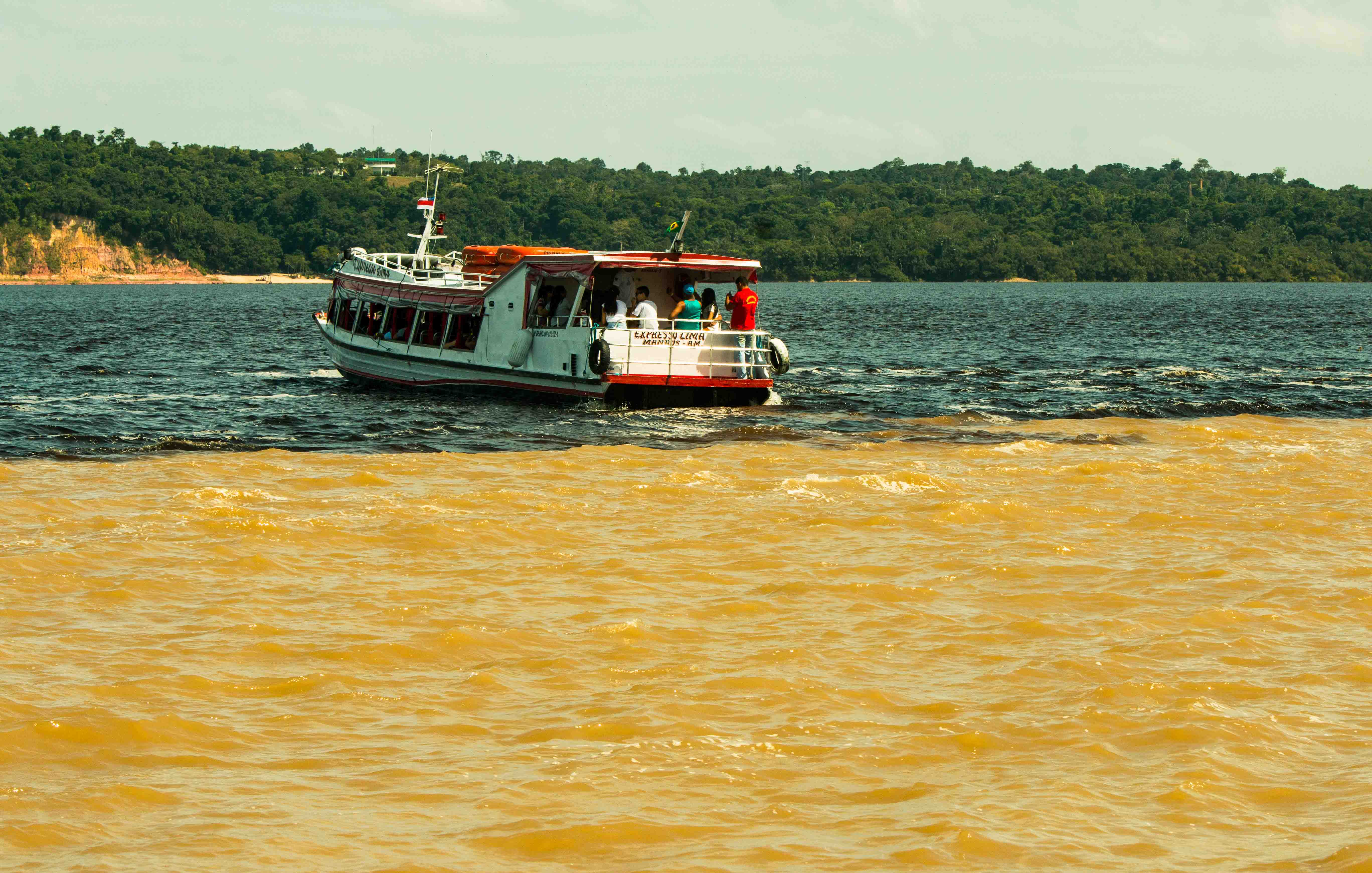 Întâlnirea Apelor la Manaus