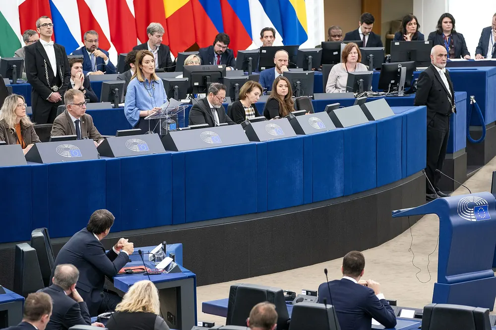 Președinta Parlamentului European, Roberta Metsola, salută decizia de admitere deplină a Bulgariei și României în spațiul Schengen, Strasbourg, 16 decembrie 2024.