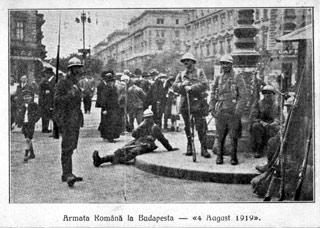 Trupe românești la Budapesta, în fotografia datată 4 august 1919.