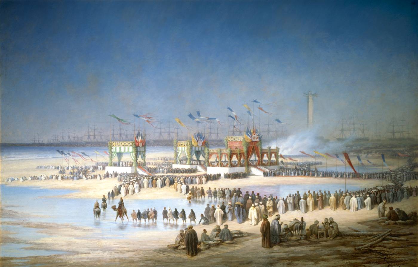 O scenă pictată a ceremoniei de la Port Said: pavilioane decorate, mulțime, nave și un far.
