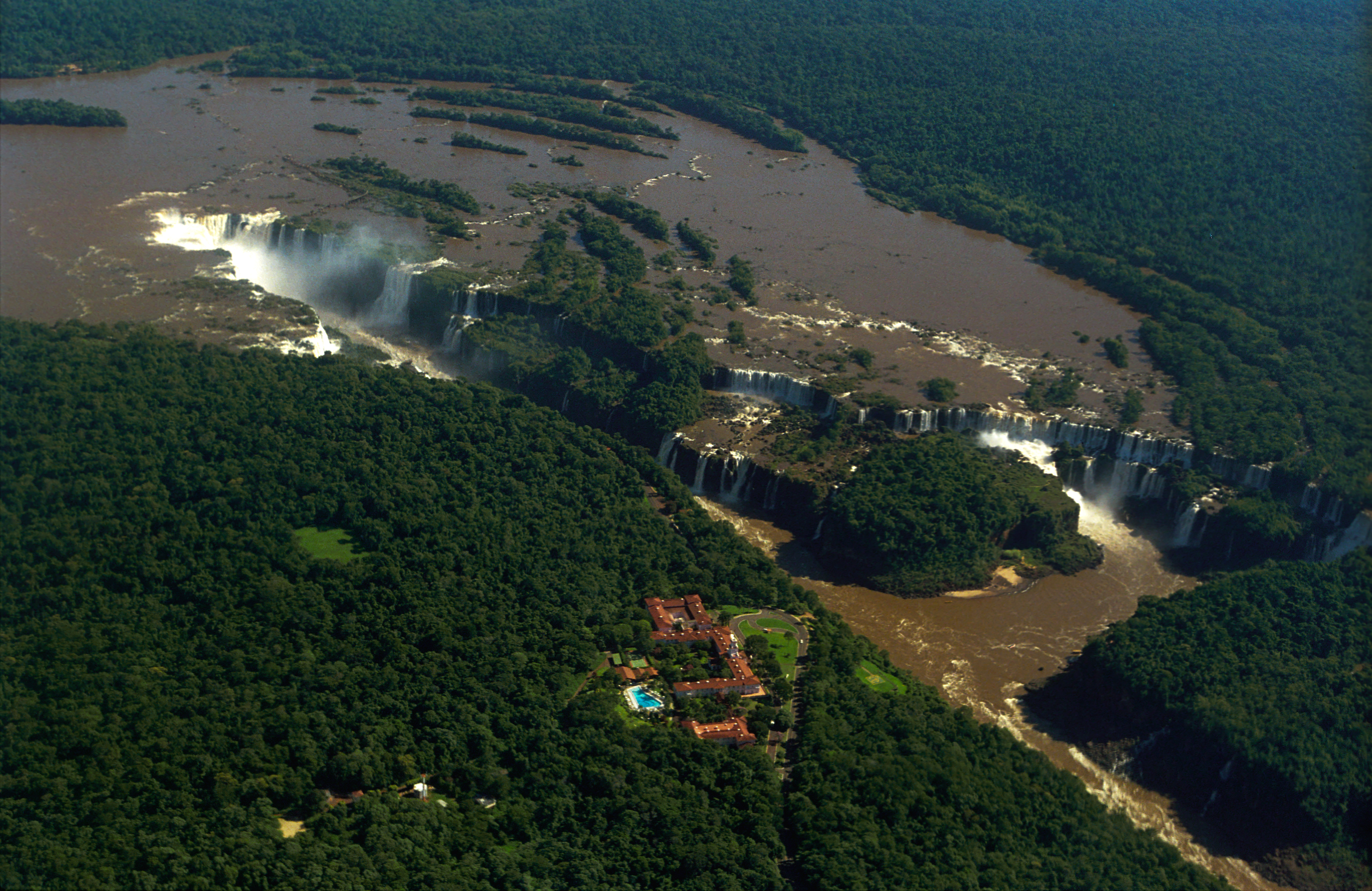 Cascada Iguazu în ianuarie 2000