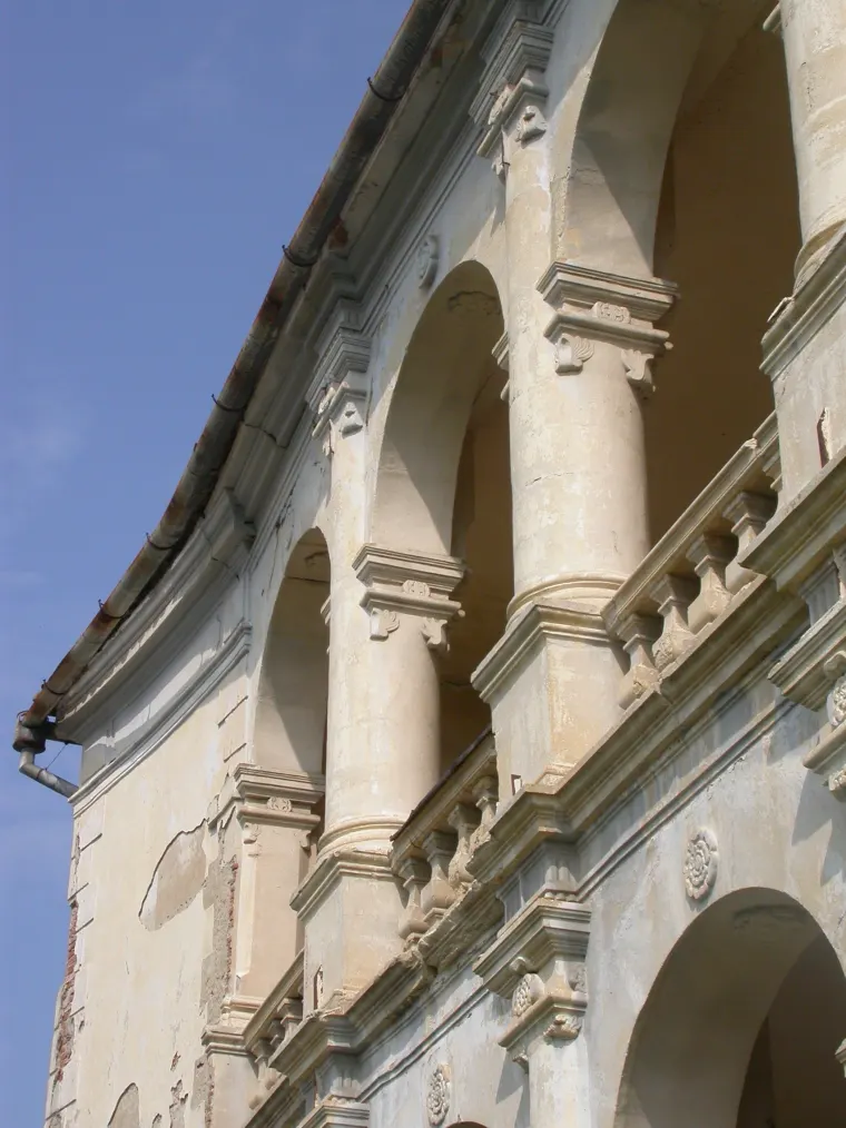 Castelul Bethlen-Haller, Cetatea de Baltă