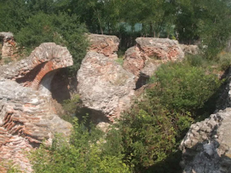 Curtea lui Radu și Constantin Șerban, Dobreni