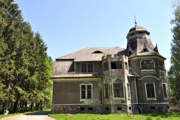 Castelul Pogany, Păclișa