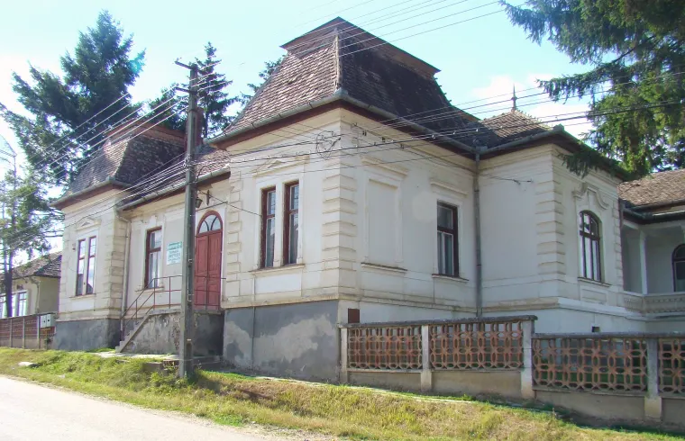 Conacul Pataki, Deaj