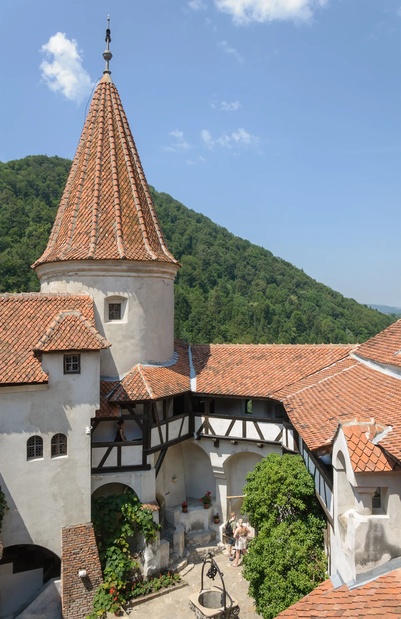 The castle round tower, seen from the inner courtyard.