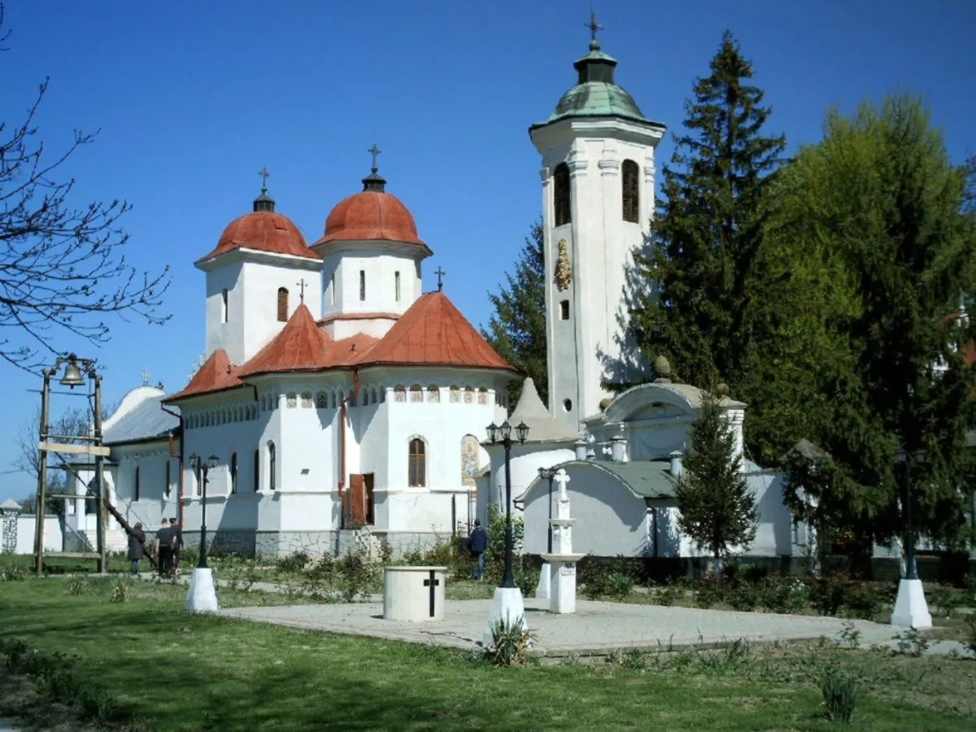 Hodoș-Bodrog Monastery at Zădăreni. The bell tower is sixteenth-century, the church is from 1766.