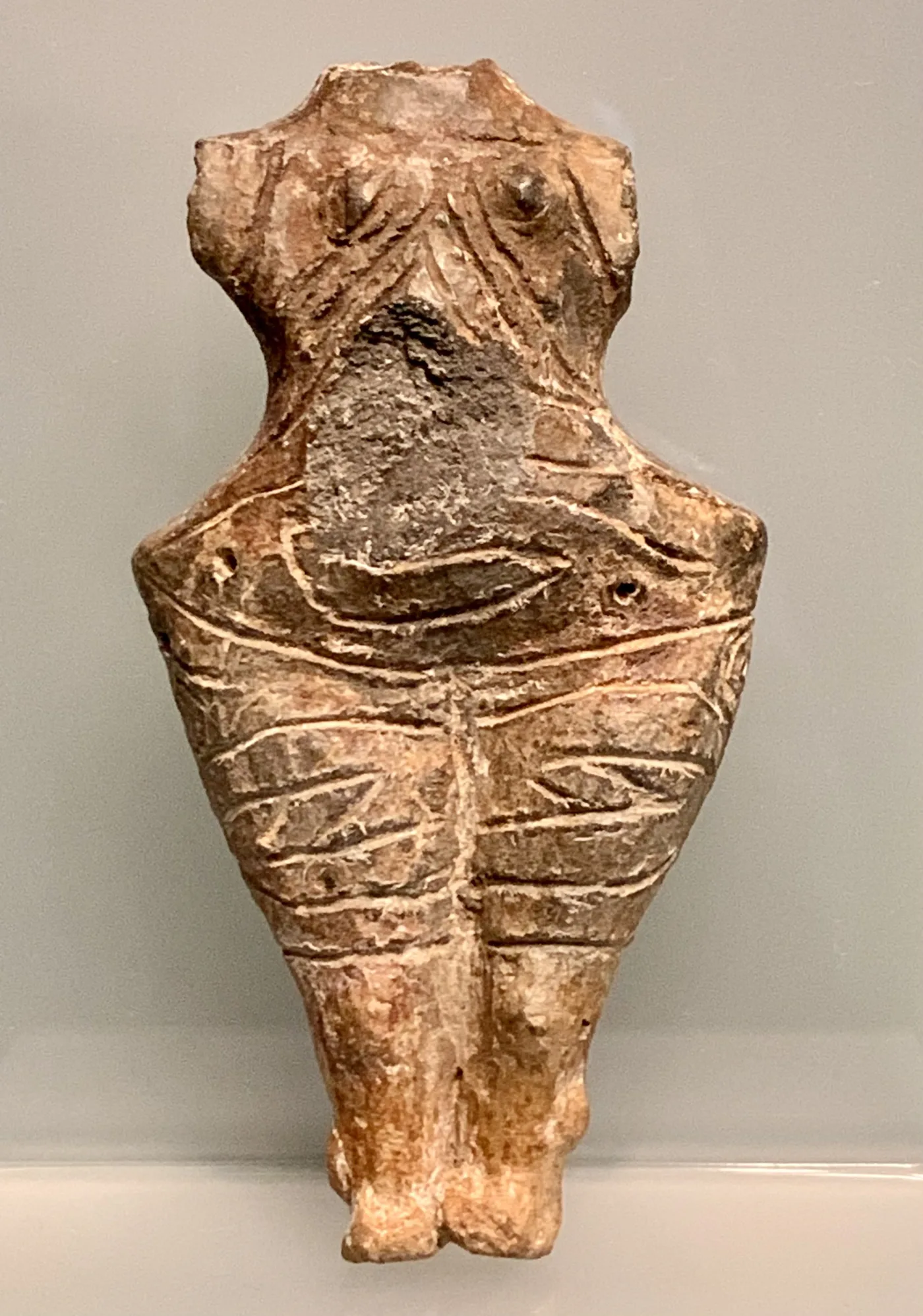 A Gumelnița clay figurine found at Vidra, near Bucharest. The Chalcolithic accounts for 351 sites in the list.