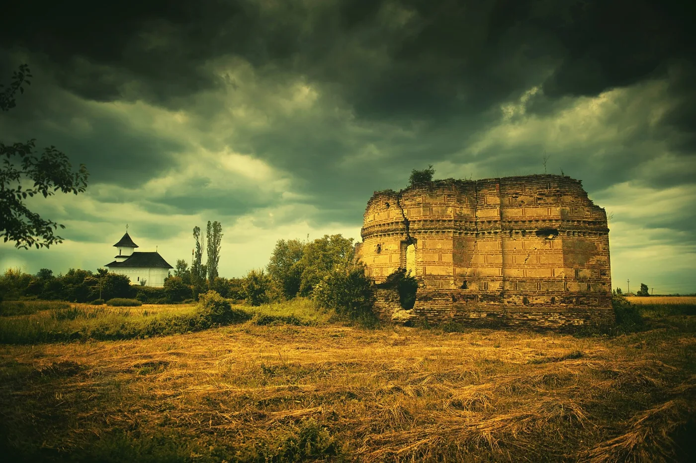 The ruins of the White Church at Târgșoru Vechi, built in 1570. It stands on nine earlier layers, the first of them a Neolithic settlement.