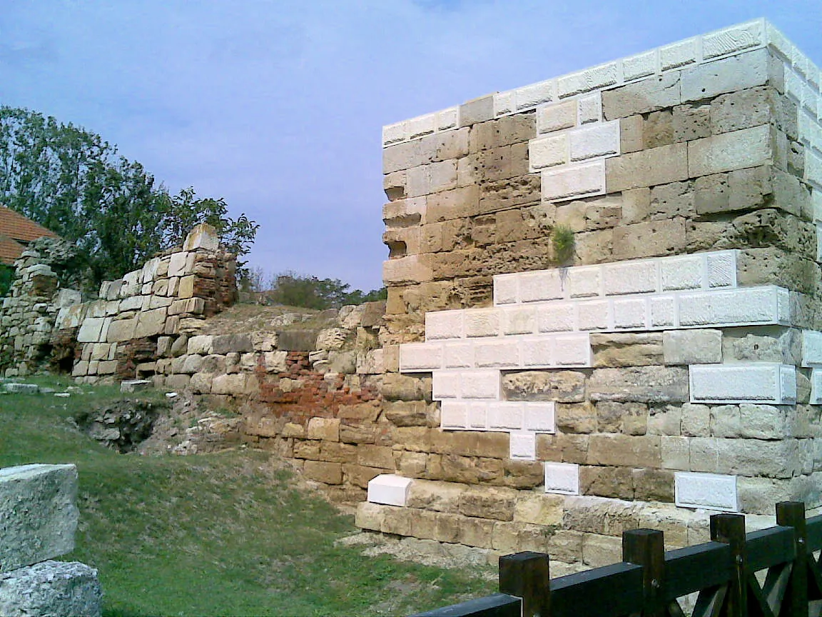 South gate of the Roman camp (porta principalis dextra), partly rebuilt stonework.