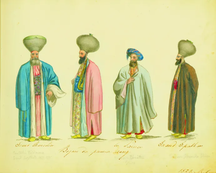 Domnitorul și boieri de rangul întâi din Țara Românească, în albumul de costume al cavalerului Auguste de Henikstein, 1825. De la stânga: marele logofăt, un boier de rangul întâi, domnitorul, în turban și haină deschisă la culoare, și marele spătar. Un ofițer englez nota în 1826 că mărimea ișlicului era limitată prin regulă, în „inci turcești”.