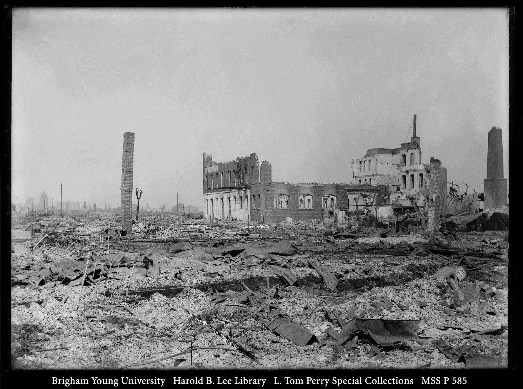 View associated with Chinatown after the 1906 San Francisco earthquake.