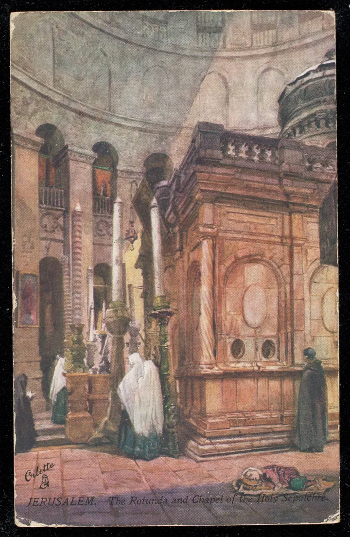 An old photograph: a rotunda with galleries of columns and, in the middle, the shrine over the tomb.