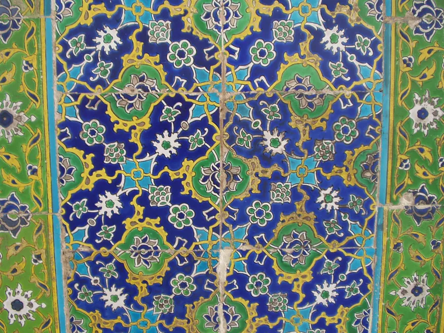 Plăci de Iznik la Topkapi: moștenirea vie a lui çini, «marfa chinezească».