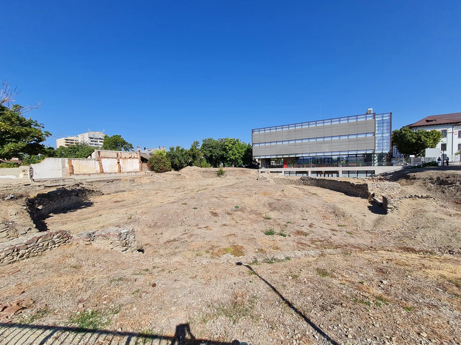 Amfiteatrul roman de la Drobeta, fotografiat în 2021