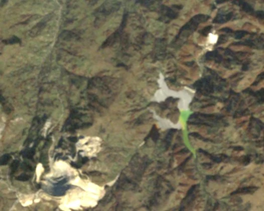 Valea Șesei și iazul de steril văzute de satelitul Landsat în 2005