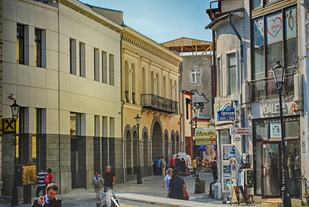 Pasajul comercial Gabroveni, curtea interioară