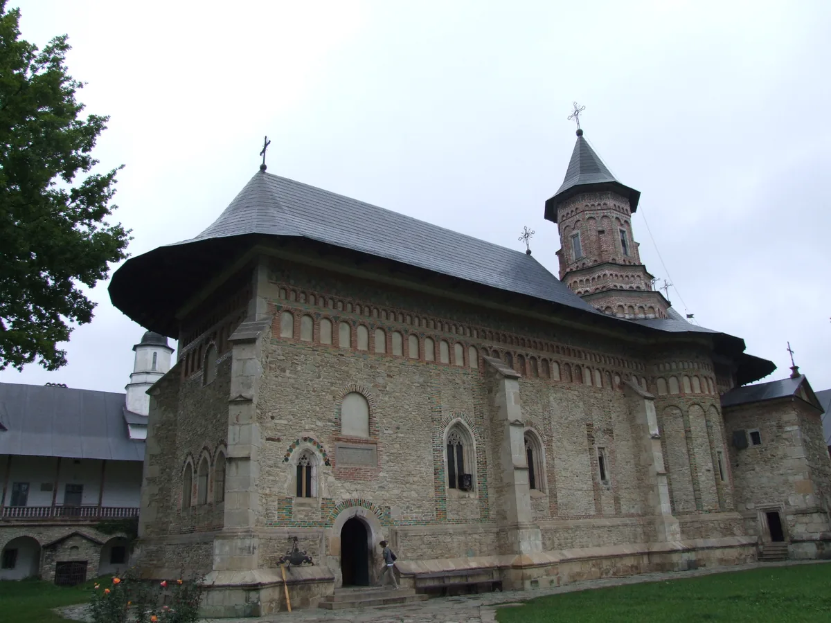 Biserica Înălțării (1497). Fotografie: Cosmin Cornea, CC BY 2.0, via Wikimedia Commons.