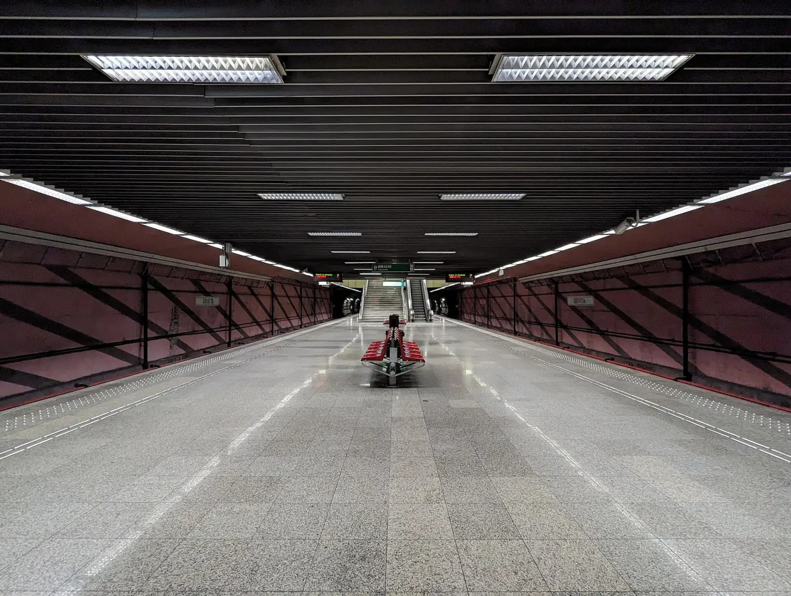 Peronul stației Grivița