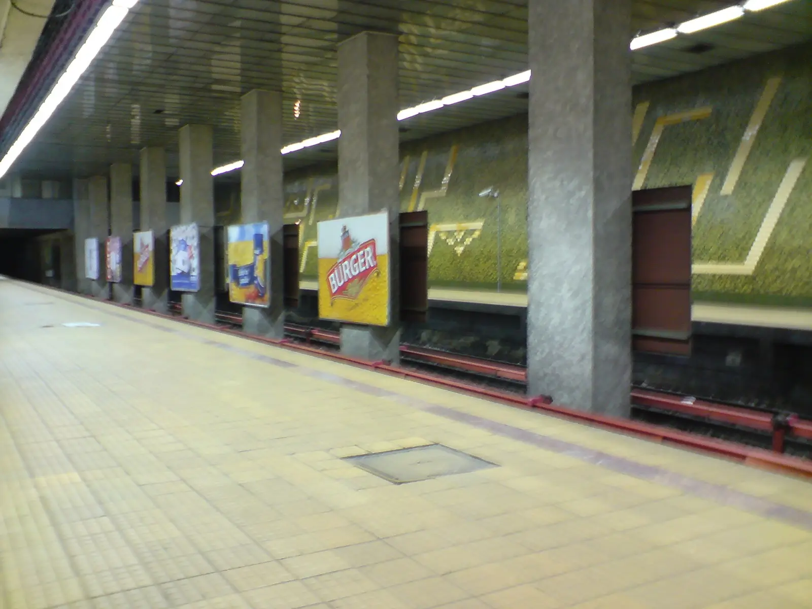 Peronul stației Grozăvești