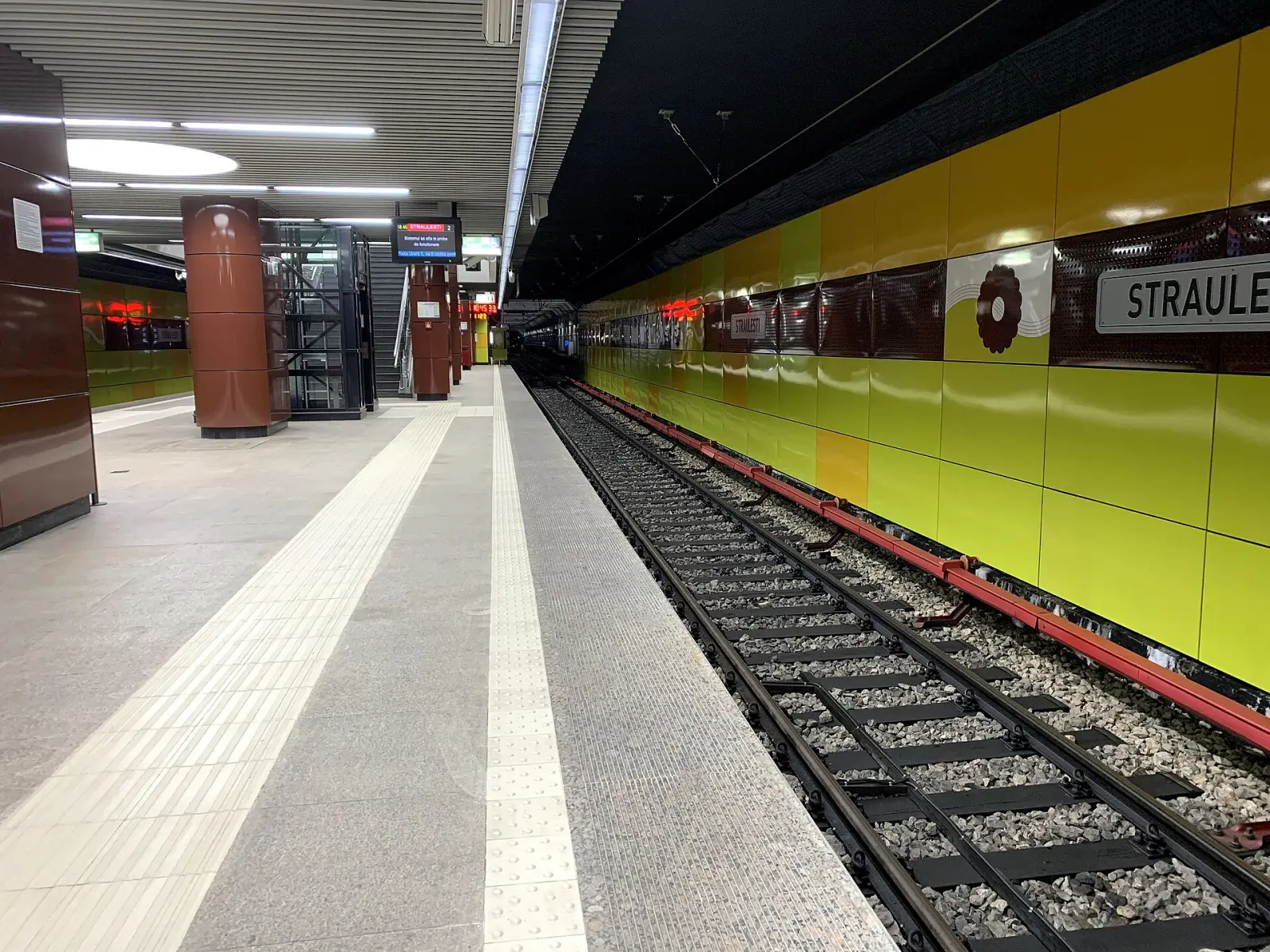 Peronul stației Străulești