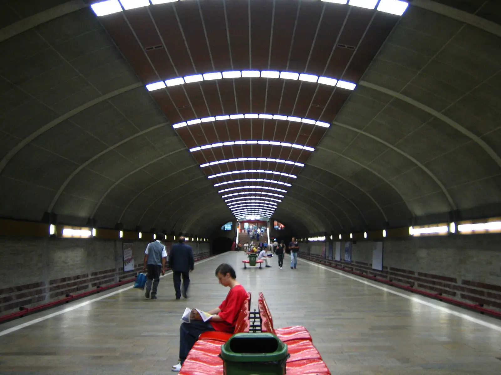 Sala boltită a peronului de la Titan