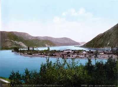 Insula Ada Kaleh pe Dunăre, cu cetatea și casele ei, în jurul anului 1900