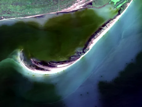 Cadru Landsat de vară, anul 2025, Insula Sacalin văzută de sus