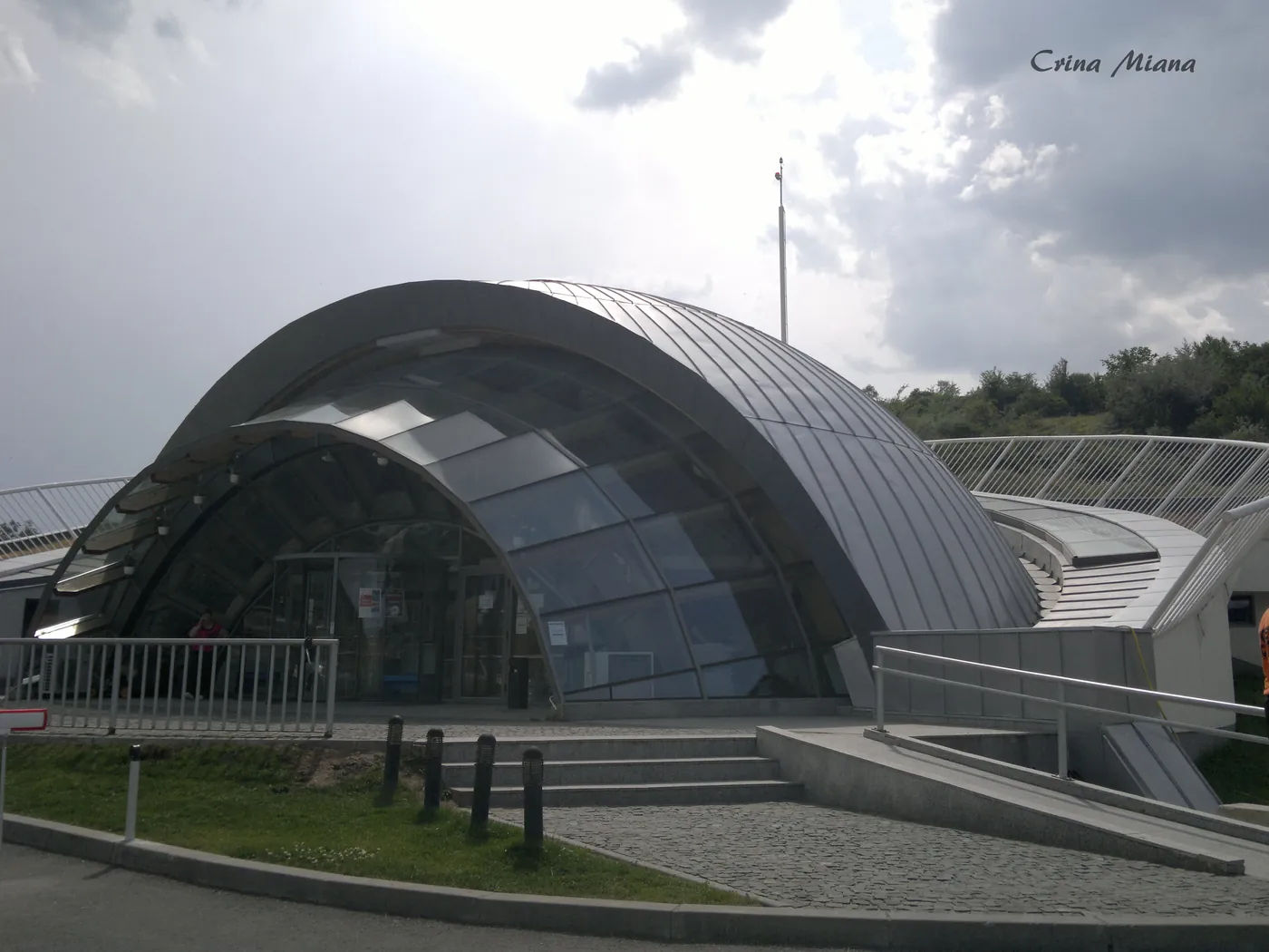 Pavilionul nou de intrare în Salina Turda, în valea Durgău.