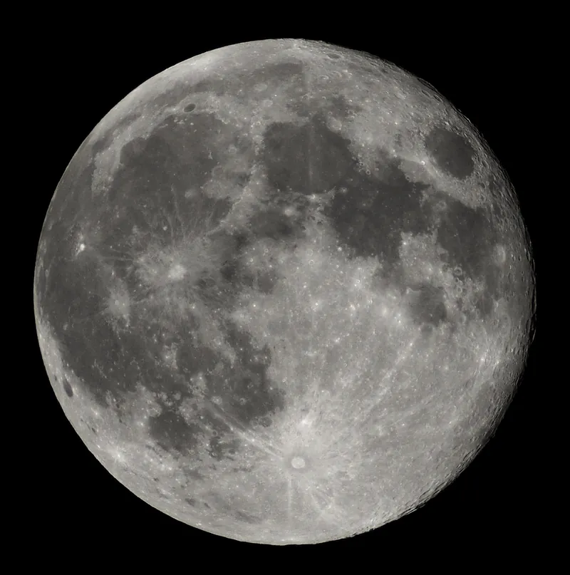 The full Moon: goddess of luni (Monday).
