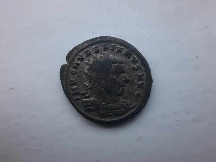 Antoninian de Aurelian (270–275), împăratul retragerii din Dacia.