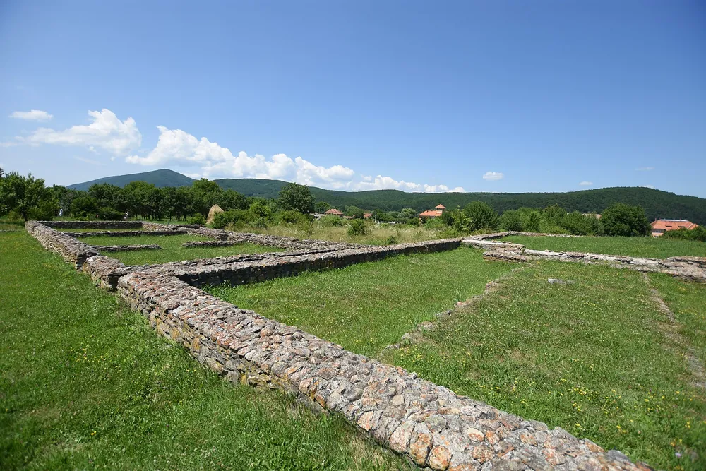 Ruine romane la Ulpia Traiana Sarmizegetusa