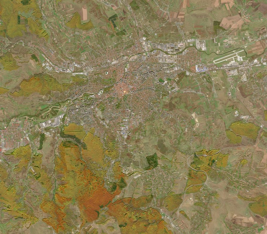 Clujul văzut din satelit la 29 octombrie 2024: pădurile Făget și Hoia, portocalii.