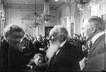 Negocierile Trianonului pe peliculă, Versailles, 1920 (Pašić în centru)