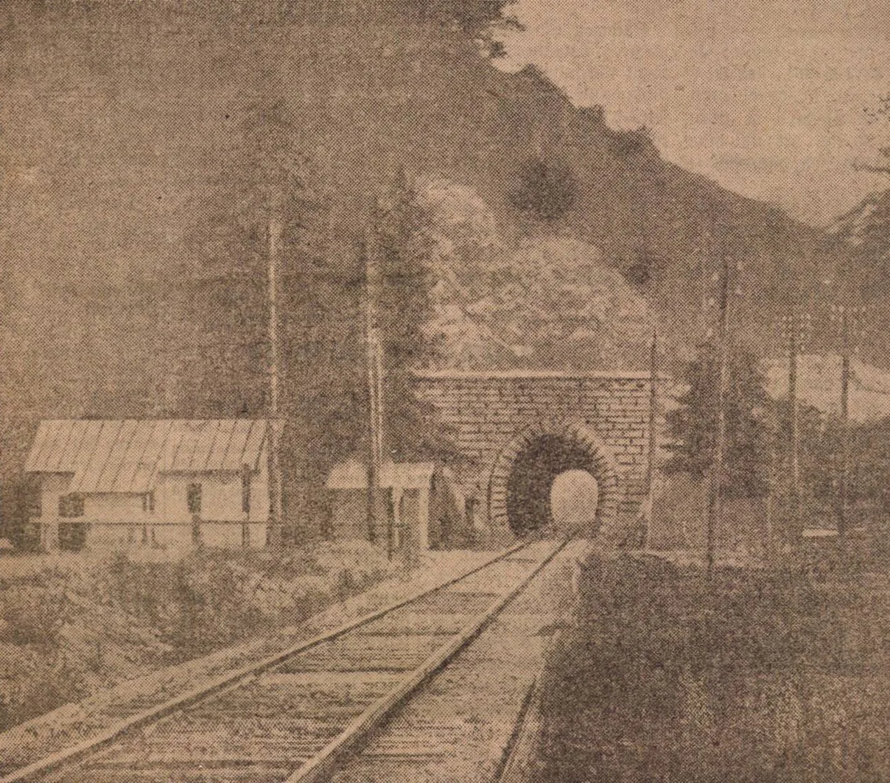 Tunelul Bușteni într-o fotografie din 1922 sau mai veche