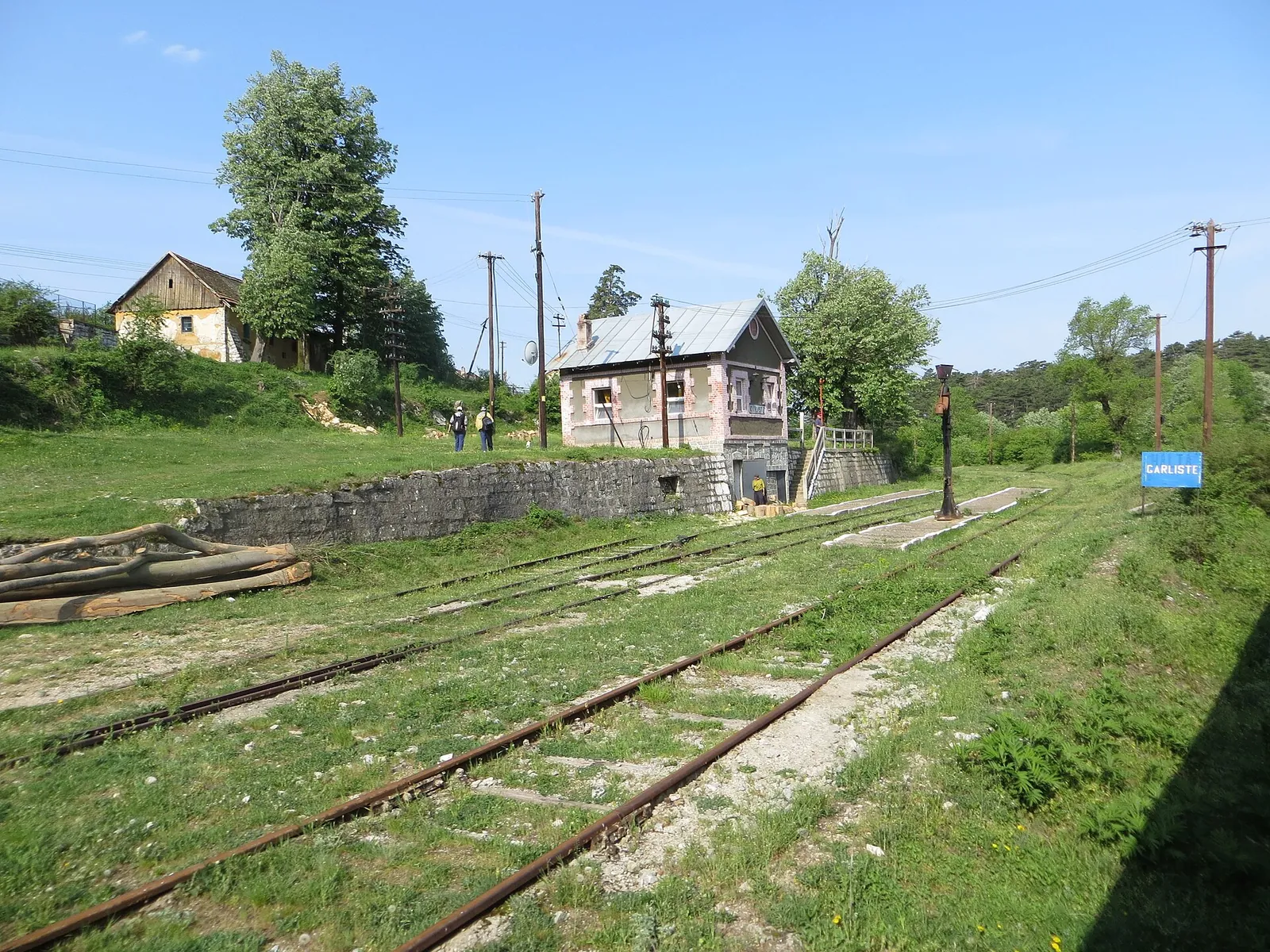Gara Gârliște, pe linia Oravița–Anina (tunelul e mai departe, spre Anina)