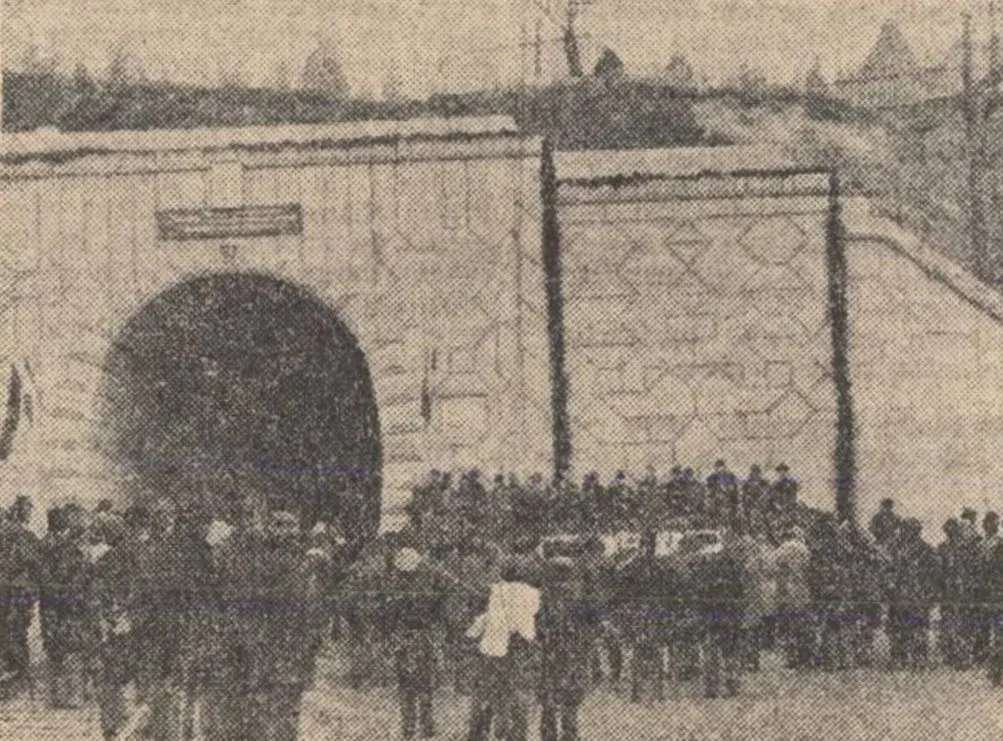 Tunelul Mestecăniș într-o fotografie din 1979