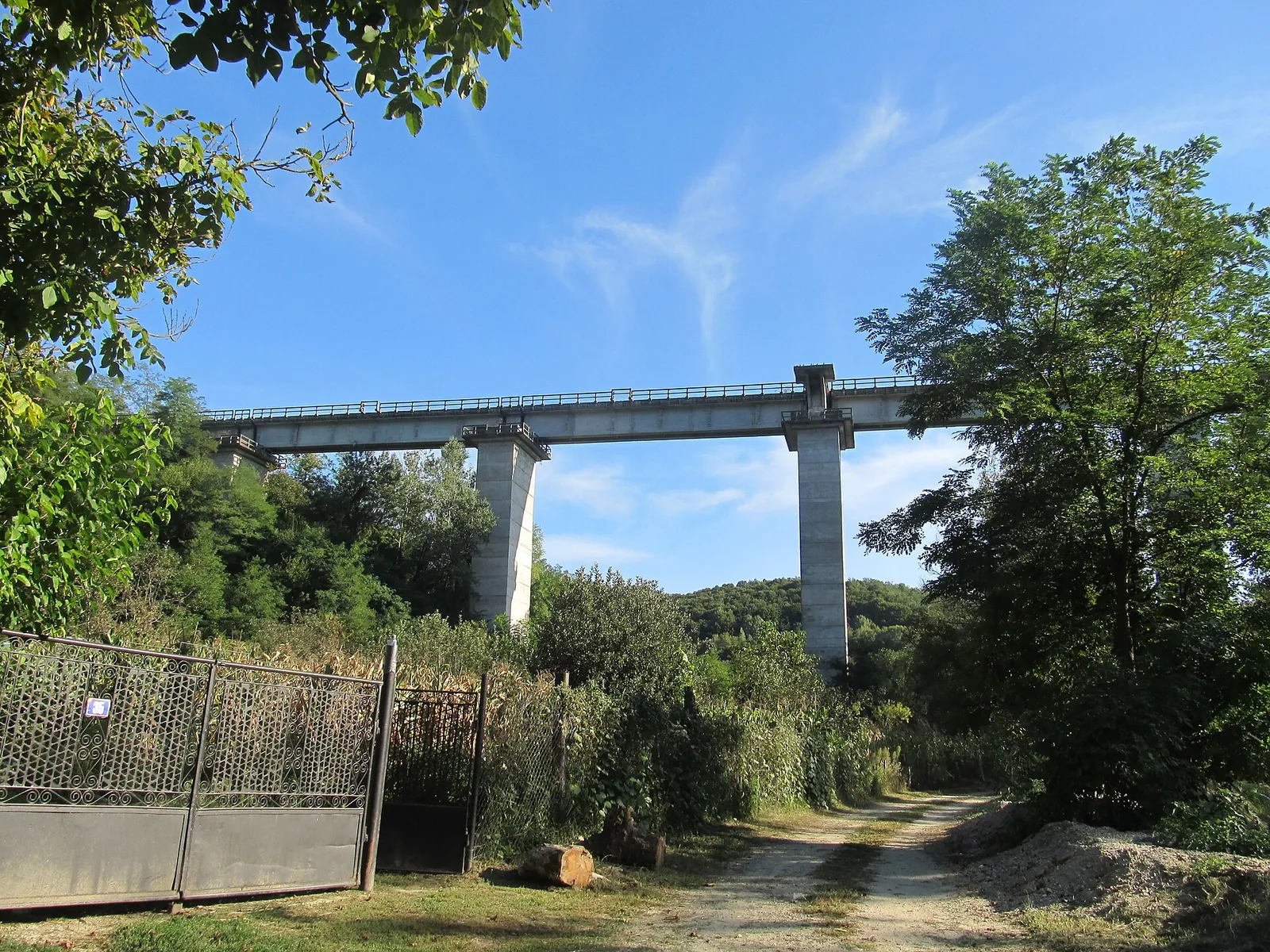 Viaductul Sâmnic, pe linia neterminată
