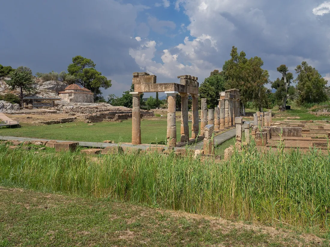 Sanctuarul de la Brauron, cu templul Artemidei