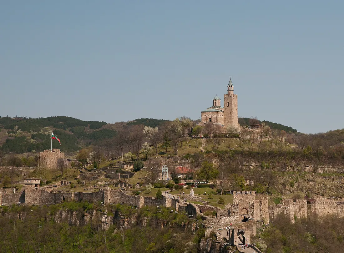 Tsarevets, Veliko Tarnovo: the citadel of the empire born from the revolt of 1185.
