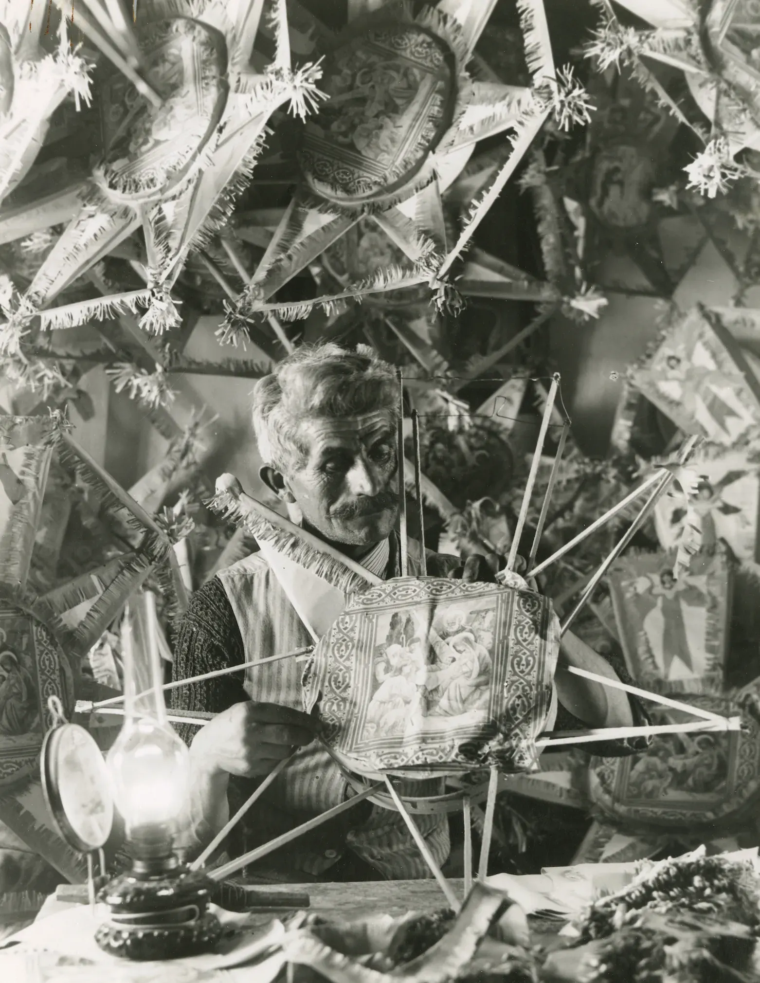 “Nea Anghel the star-maker” in his workshop at Bariera Vergului, 1929